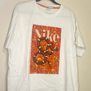 XL Nike Snake T